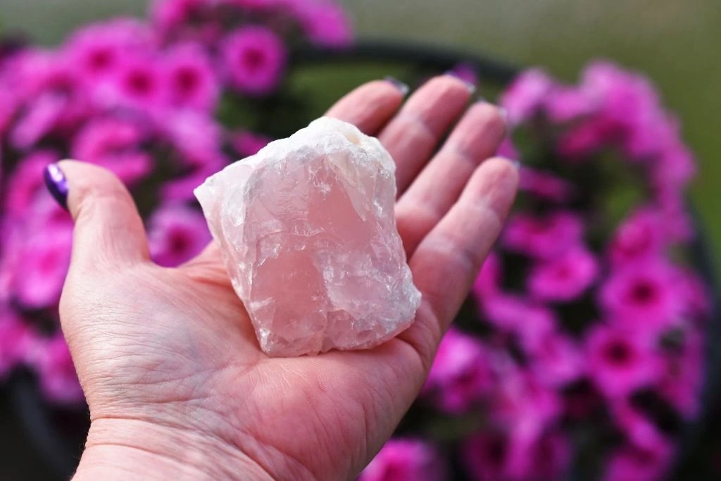Ways To Harness The Healing Power Of Rose Quartz